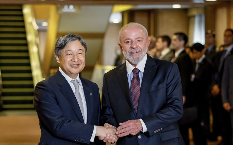 'Não adianta pedir anistia antes do julgamento', diz Lula no Japão