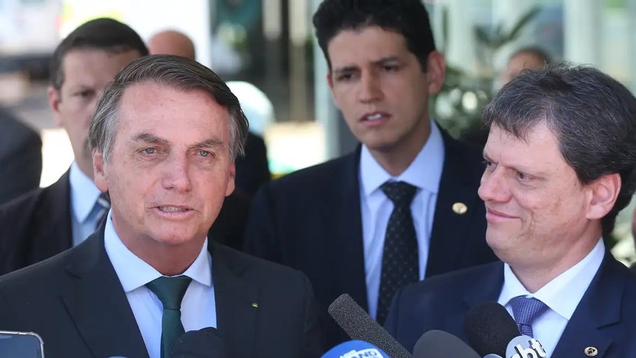 Bolsonaro indica Tarcísio e mais 14 testemunhas em processo no STF