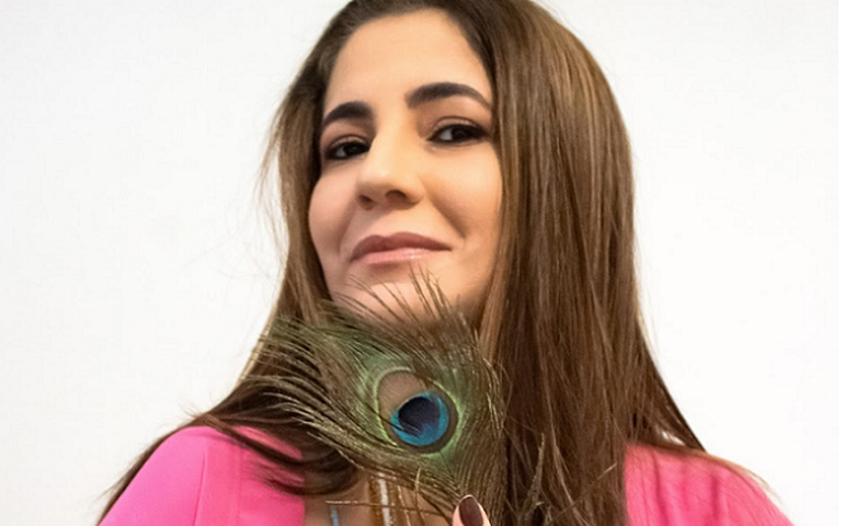 Belô Velloso lança EP com canções do tio Caetano