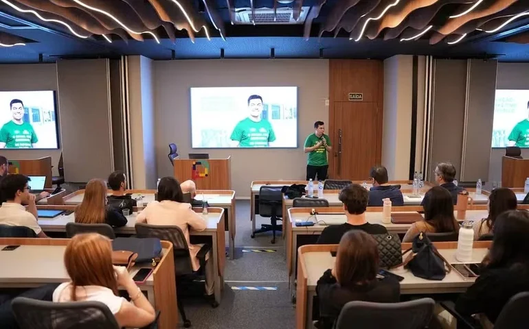 Escola de CEOs que premia alunos com Rolex inaugura unidade em São Paulo