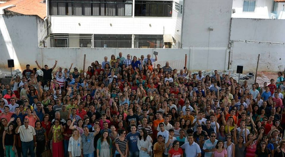 Membros visitando a construção do novo templo - Foto: Ascom Verbo da Vida