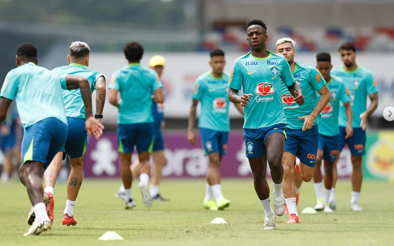 Com suspensão, seleção deve ter ao menos uma mudança para jogo contra Uruguai