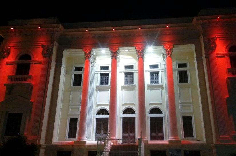 Setembro Vermelho: Associação Comercial ganha nova iluminação