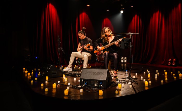 Fernanda Guimarães celebra o amor cantando Djavan Fernanda Guimarães celebra o amor cantando Djavan
