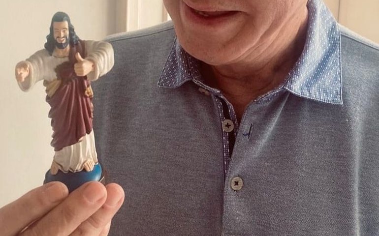 Apresentador Amaury Jr. deixa a RedeTV!