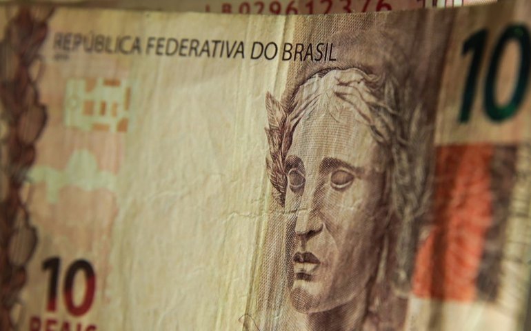 Governo de SP aplica multa recorde de R$ 1 bilhão contra Fast Shop