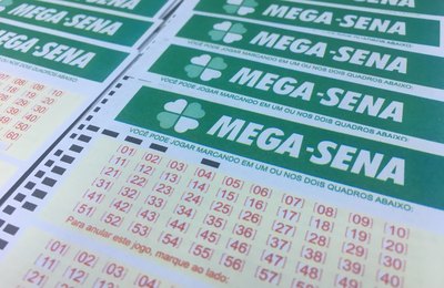 Mega-Sena acumula e pode pagar R$ 4,5 milhões neste sábado