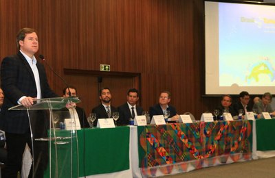 Ministro Marx apresenta plano Brasil + Turismo ao trade alagoano