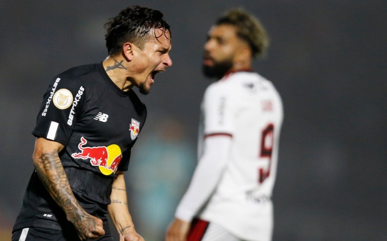 Red Bull Bragantino derrota Flamengo e aumenta a pressão de Paulo Sousa na Gávea