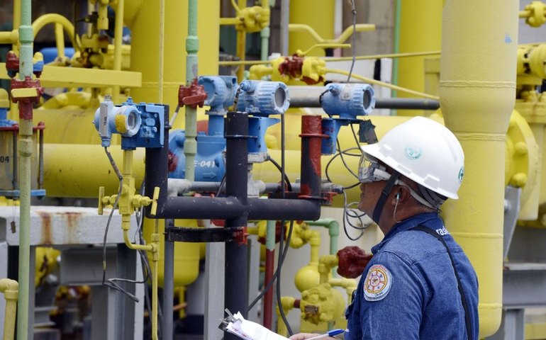 Abiquim: consumo de produtos químicos de uso industrial caiu 4,6% no 1º semestre