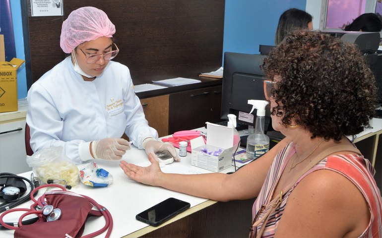 Sesau encerra campanha Outubro Rosa com ação de conscientização voltada para servidoras