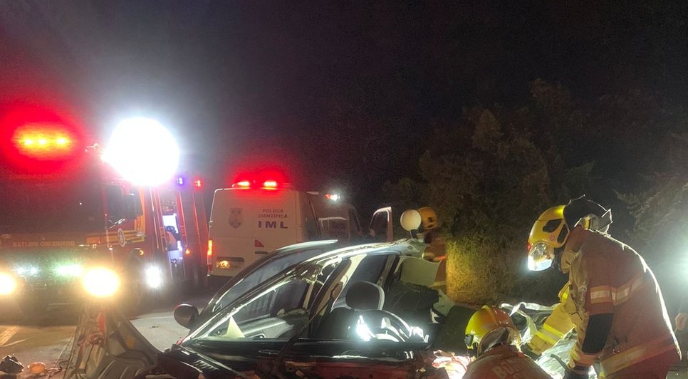 Jovem morre após colisão entre carro e ônibus em Maruim / Foto: Foto: CBM/SE