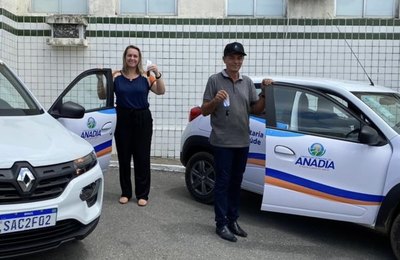Prefeitura de Anadia entrega dois novos veículos para a Secretaria de Saúde