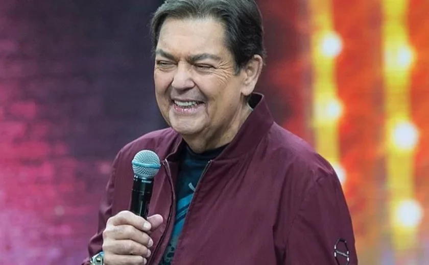 Faustão reaparece nas redes sociais depois de um ano e meio para prestar homenagem a Boni