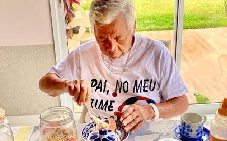 Roque, assistente do palco do Silvio Santos e do SBT, recebe alta: 'Nada melhor que ter saúde'