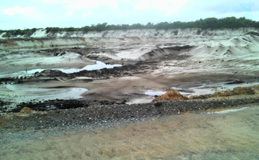 Decisão ﻿paralisa extração de areia em área de proteção em Marechal Deodoro﻿﻿