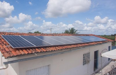 Associação de Estrela de Alagoas recebe sistema de energia solar do programa Alagoas Maior 