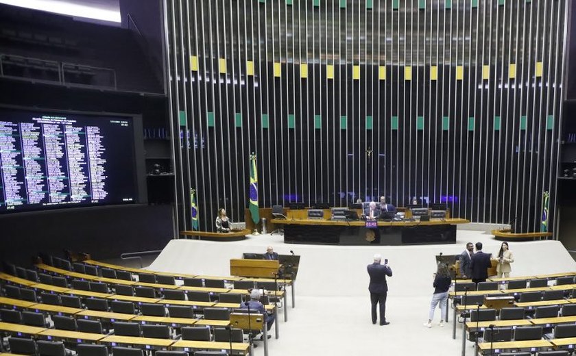 Deputados aprovam regime de urgência para oito projetos; acompanhe