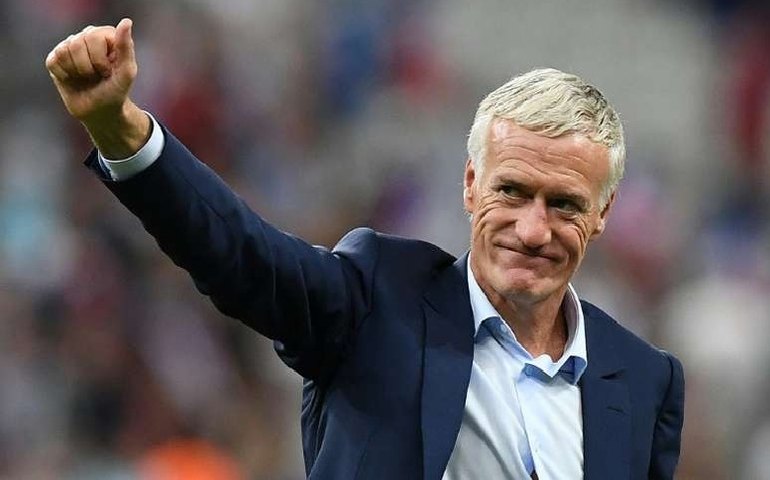 Deschamps renova com a seleção francesa até a Copa do Mundo de 2026