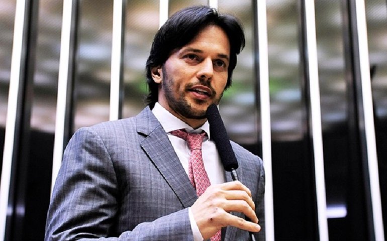 Ministro admite voto no PT &#8216;no passado&#8217;, mas reafirma compromisso com Bolsonaro