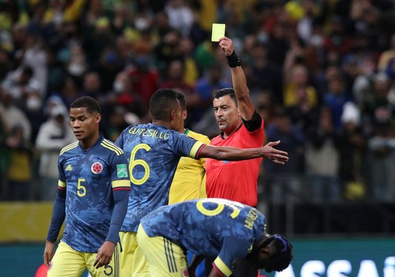 Conmebol suspende três árbitros por erros graves em jogos do Brasil