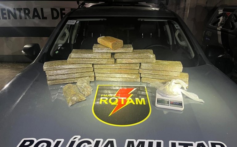 PM apreende quase 15 quilos de drogas no bairro da Levada