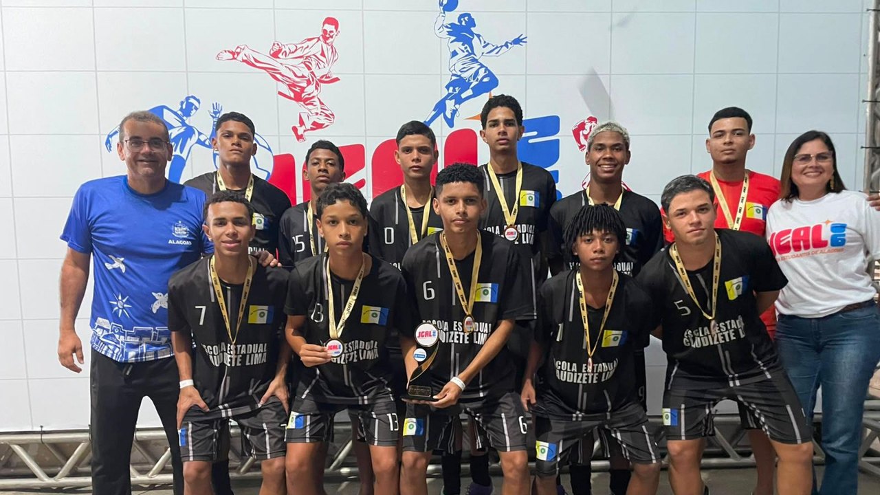 Escola estadual faz história no Jeal e se torna maior vencedora do futsal