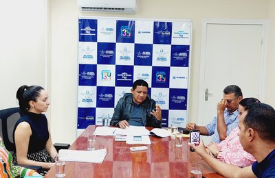 Prefeitura de Palmeira sanciona Lei que cria cargos para a realização do Concurso Público