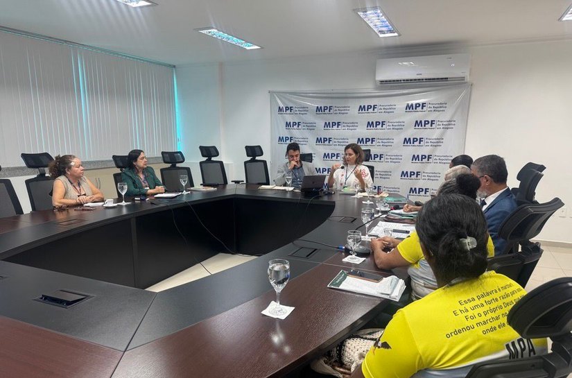 MPAL e MPF articulam inclusão de sururu de marisqueiras tradicionais na alimentação escolar em Maceió