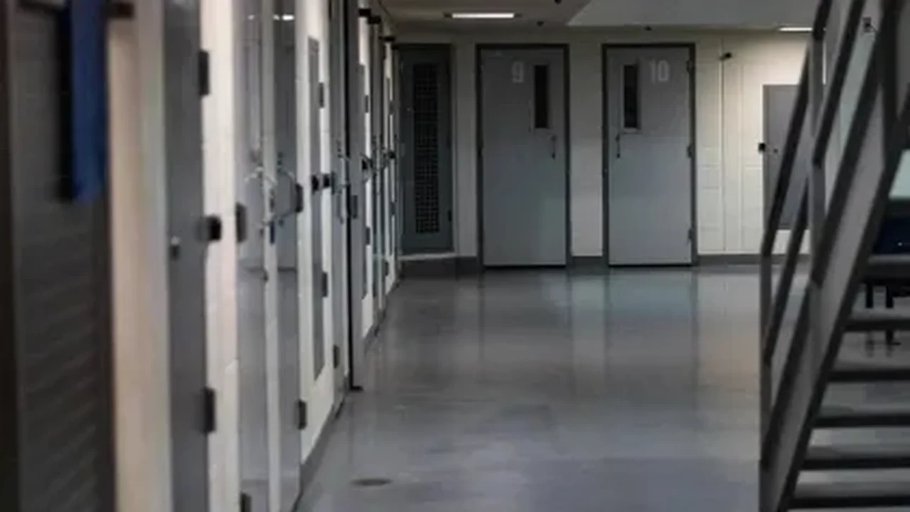 Pai é preso por fingir morte para evitar pagar mais de R$ 600 mil em pensão alimentícia nos EUA