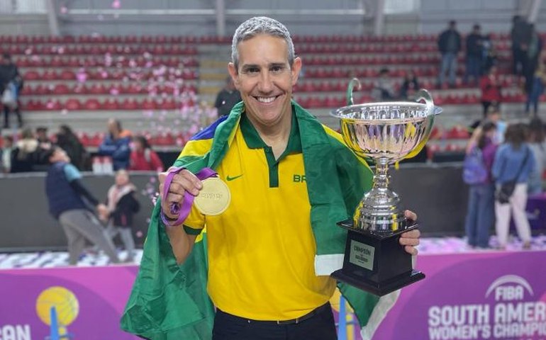 Técnico José Neto deixa comando da seleção brasileira feminina de basquete