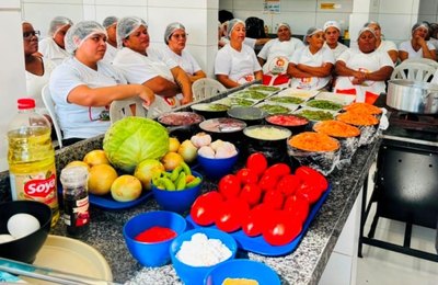 Secretaria de Educação de Campo Alegre oferta capacitação para as merendeiras em parceria com o Sebrae e o Senac