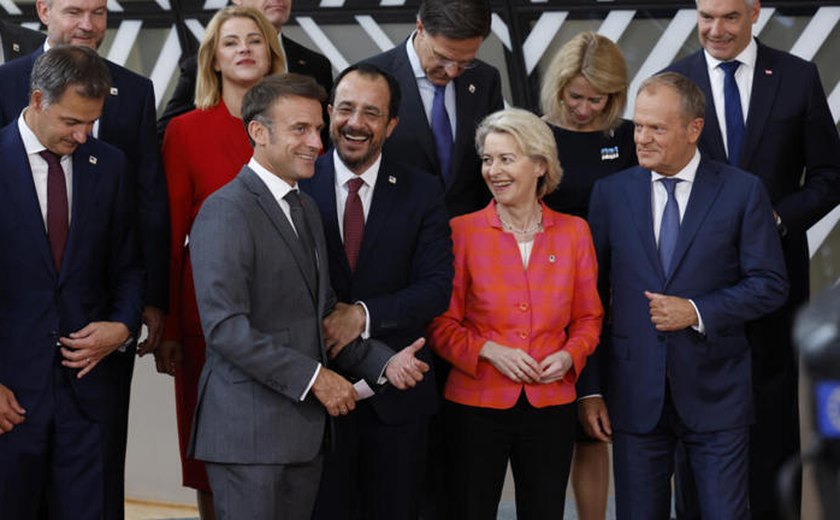 Von der Leyen recebe apoio de líderes europeus para manter centro no comando do bloco