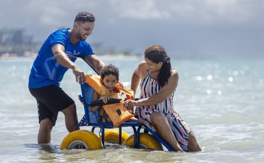 Projeto de praia acessível coloca Maceió na rota do turismo inclusivo internacional