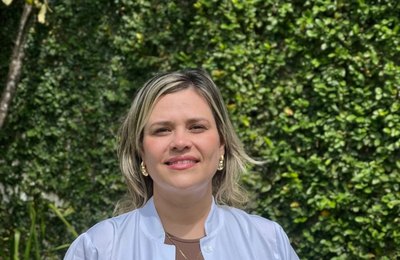Professora do Cesmac é homenageada com a Medalha de Honra ao Mérito Prof. Renato Gama 2025