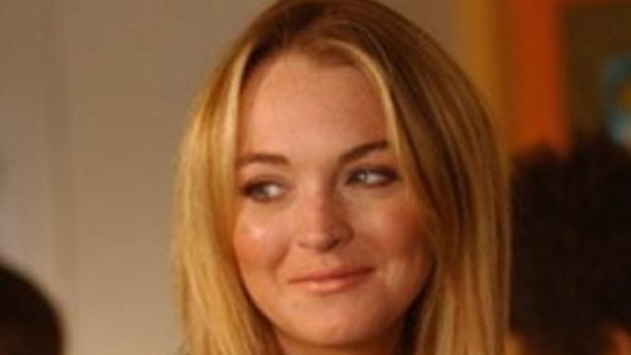 Lindsay Lohan diz que está cumprindo suas obrigações