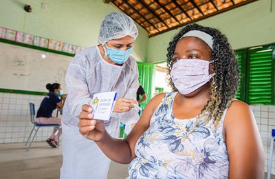 População quilombola do Povoado Pau d’Arco recebe primeira dose de vacina contra a Covid-19