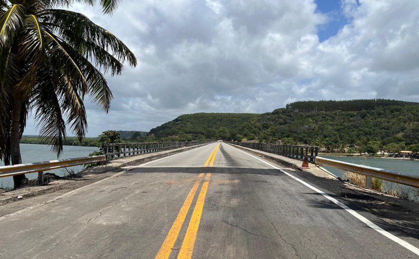 DER restaura cabeceira da ponte sobre o Rio São Miguel em Roteiro