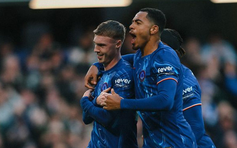 Chelsea derrota Aston Villa por 3 a 0 e chega provisoriamente ao 3º lugar do Inglês