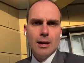 Eduardo Bolsonaro é incluído no banco nacional de mandados de prisão por ordem de Moraes