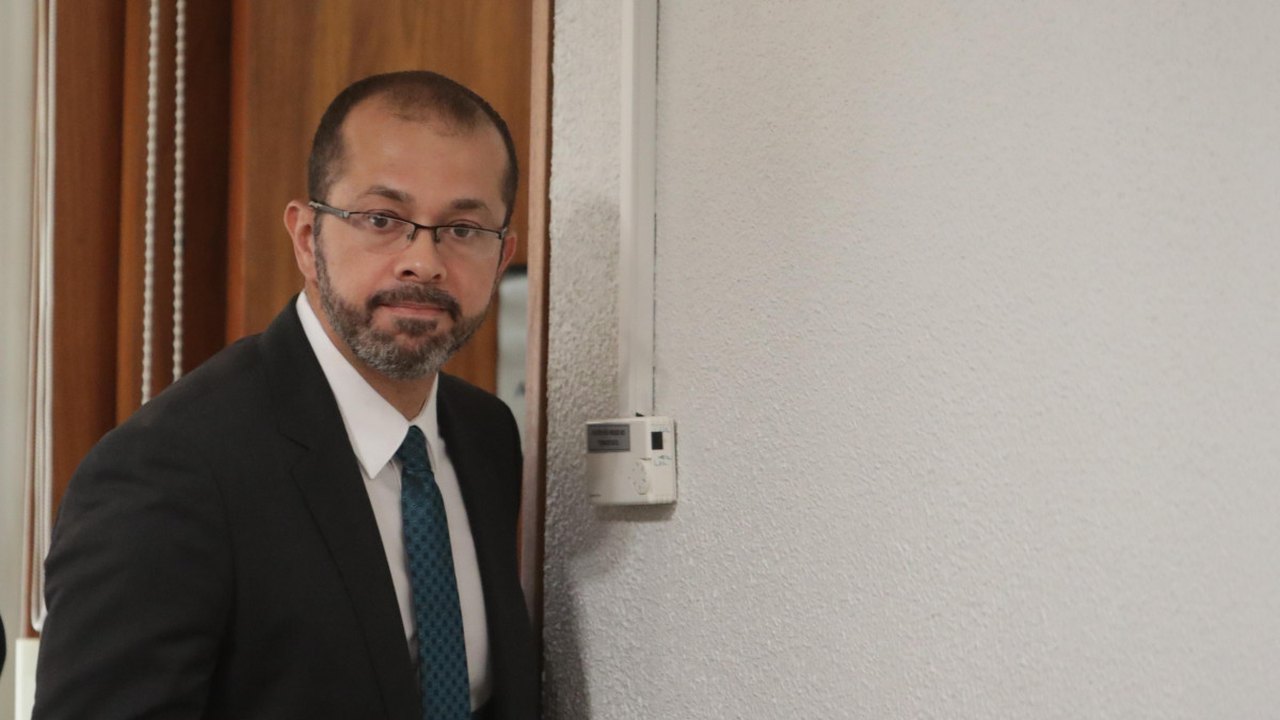 Presidente do Cade abre inquérito contra Datafolha, Ipec E Ipespe