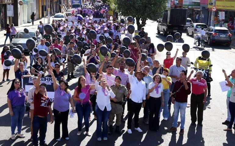 Caminhada marca a abertura do ‘Agosto Lilás’ de combate à violência contra a mulher em Palmeira