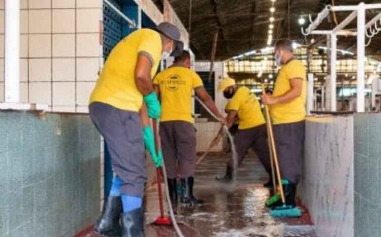 Primeiro mutirão de limpeza do ano é realizado no Mercado do Benedito Bentes