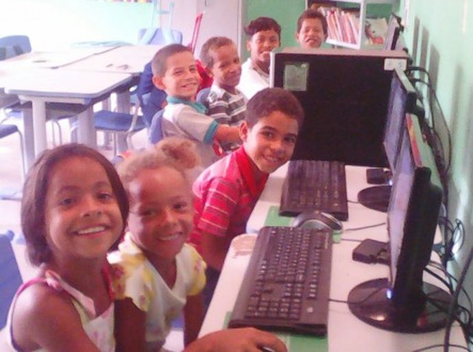 Alunos das escolas da área rural de Capela, são contemplados com internet de qualidade