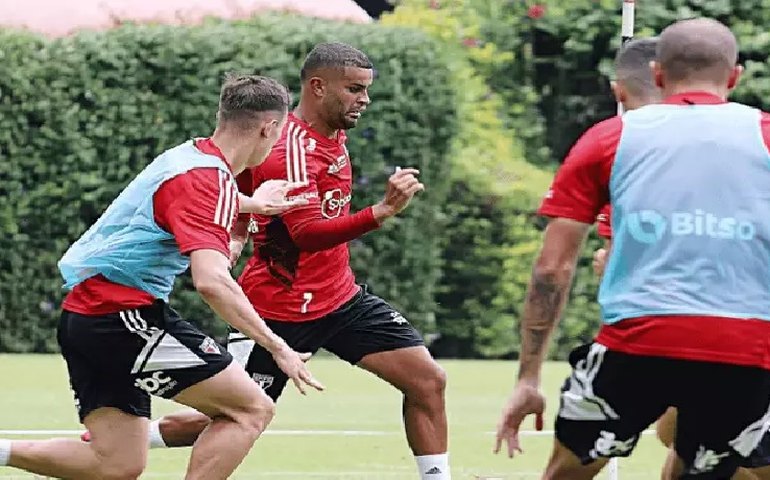 São Paulo aprimora posicionamento e bolas paradas para encarar o Água Santa
