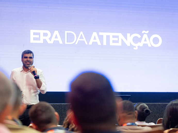 Eixo Comunicação destaca estratégias das mídias digitais e amplia projeção das ações municipalistas