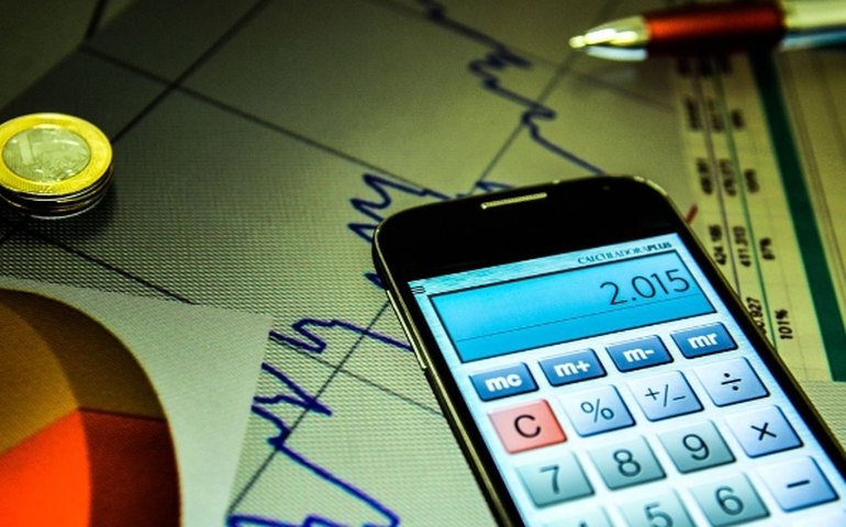 FGV: confiança do consumidor sobe 2,9 pontos em fevereiro ante janeiro, a 77 p.