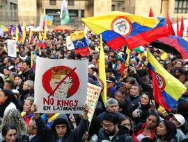 Trump convida presidente colombiano à Casa Branca após ameaçar seu país com ataque militar