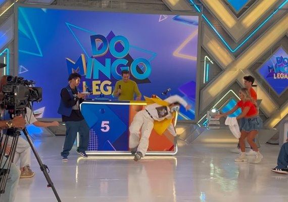 Grávida, Virgínia Fonseca cai durante participação em programa de TV: 'Tô ótima'