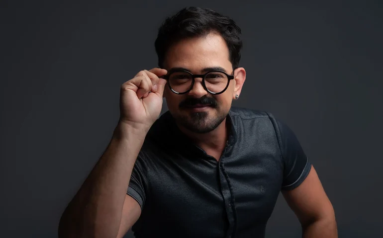 Flores Astrais: escritor mineiro Marcelo Nery estreia com saga familiar gótica que mergulha nas raízes do Brasil profundo